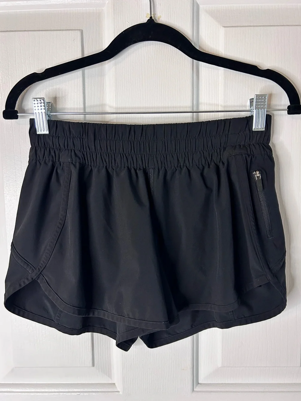 Lululemon Tracker Short V *4